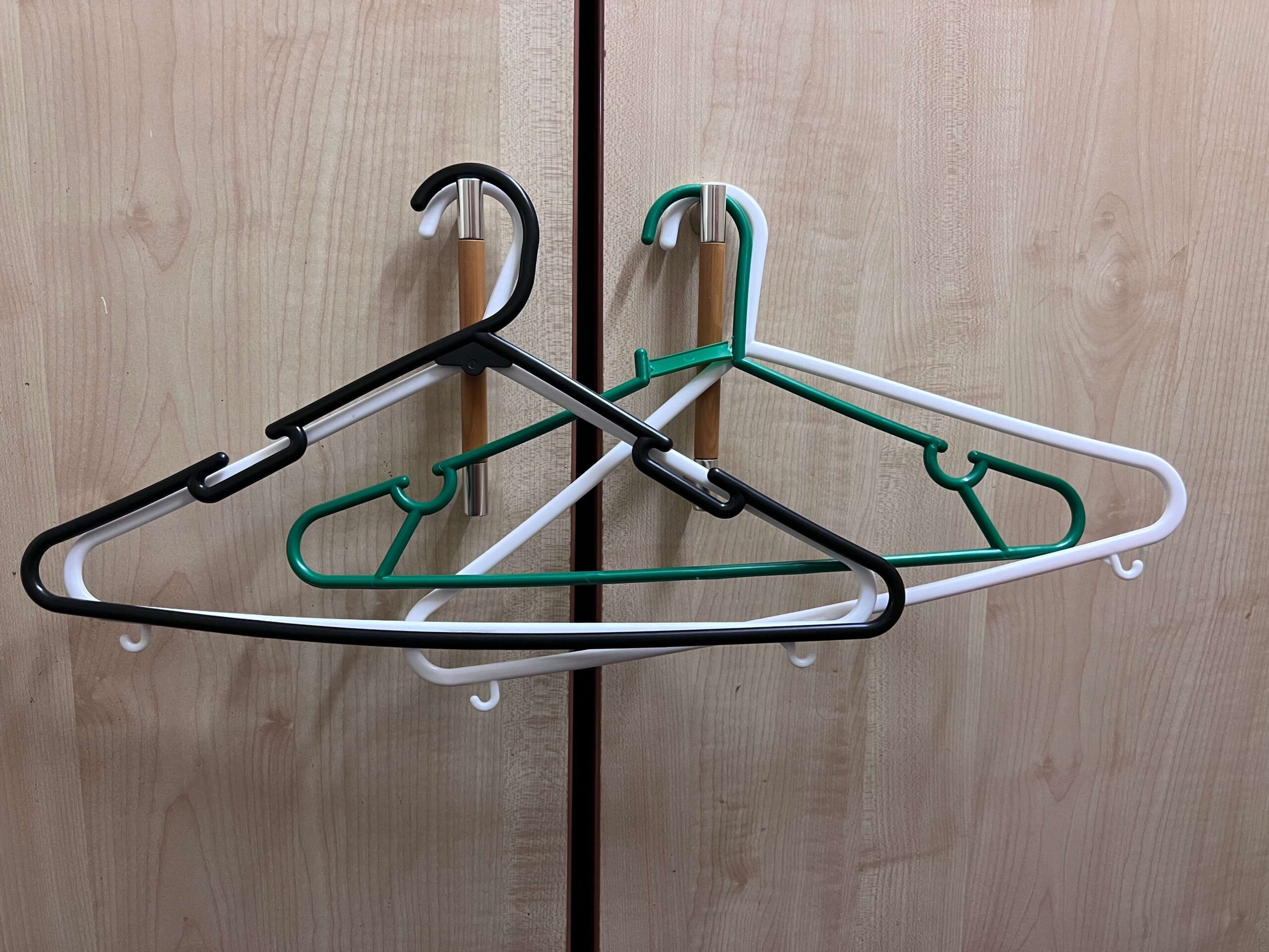 Are Plastic Hangers Recyclable? - Thinking Sustainably